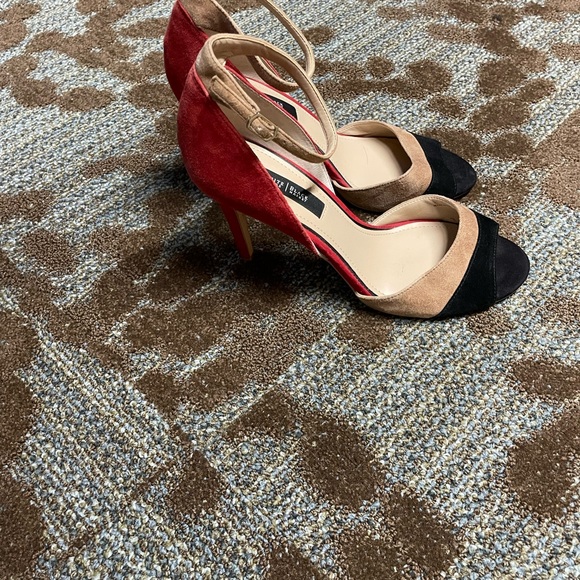 Women’s size 9M WHBM Myah Auburn 4” heels - Picture 7 of 8